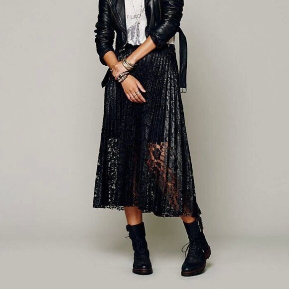Free People Pretty Pleats Lace Skirt SZ 4 Black - Picture 1 of 14